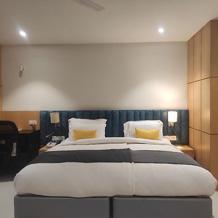 Clubway Grand A Boutique Hotel Джорхат Екстер'єр фото