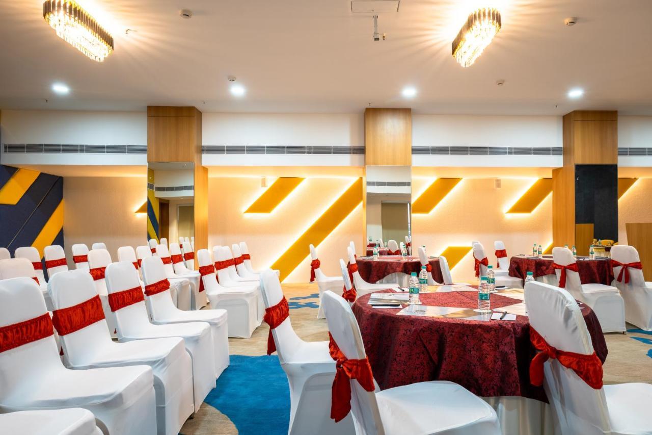 Clubway Grand A Boutique Hotel Джорхат Екстер'єр фото