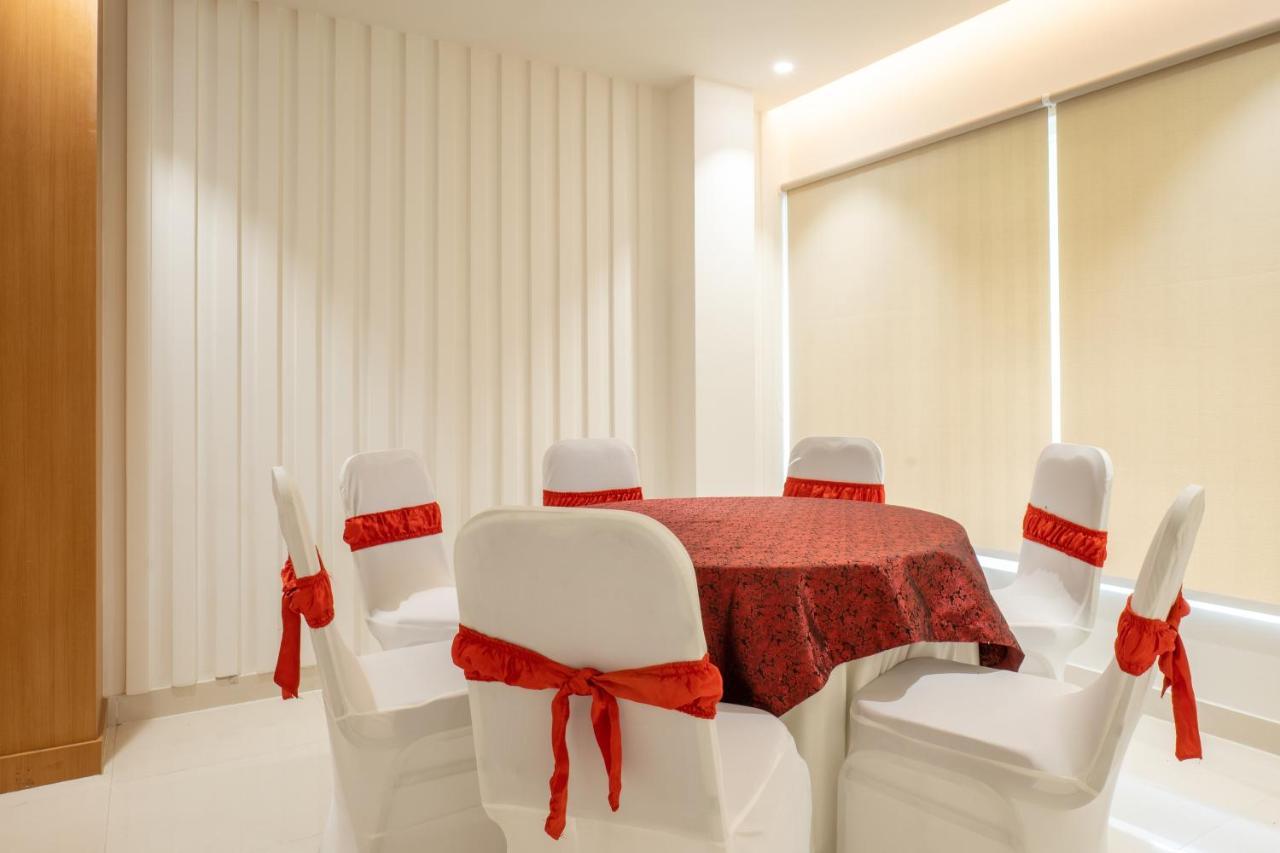 Clubway Grand A Boutique Hotel Джорхат Екстер'єр фото