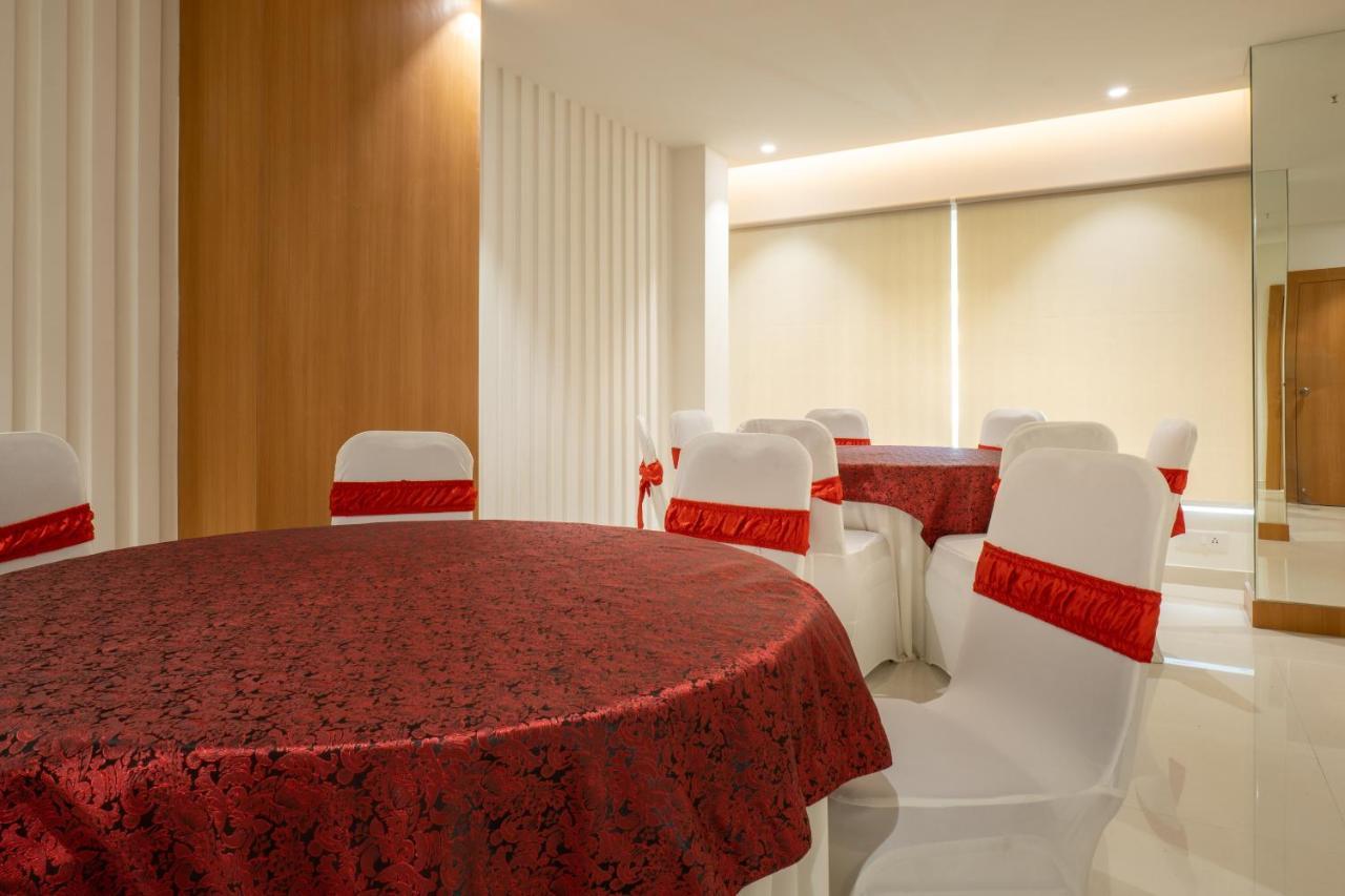 Clubway Grand A Boutique Hotel Джорхат Екстер'єр фото