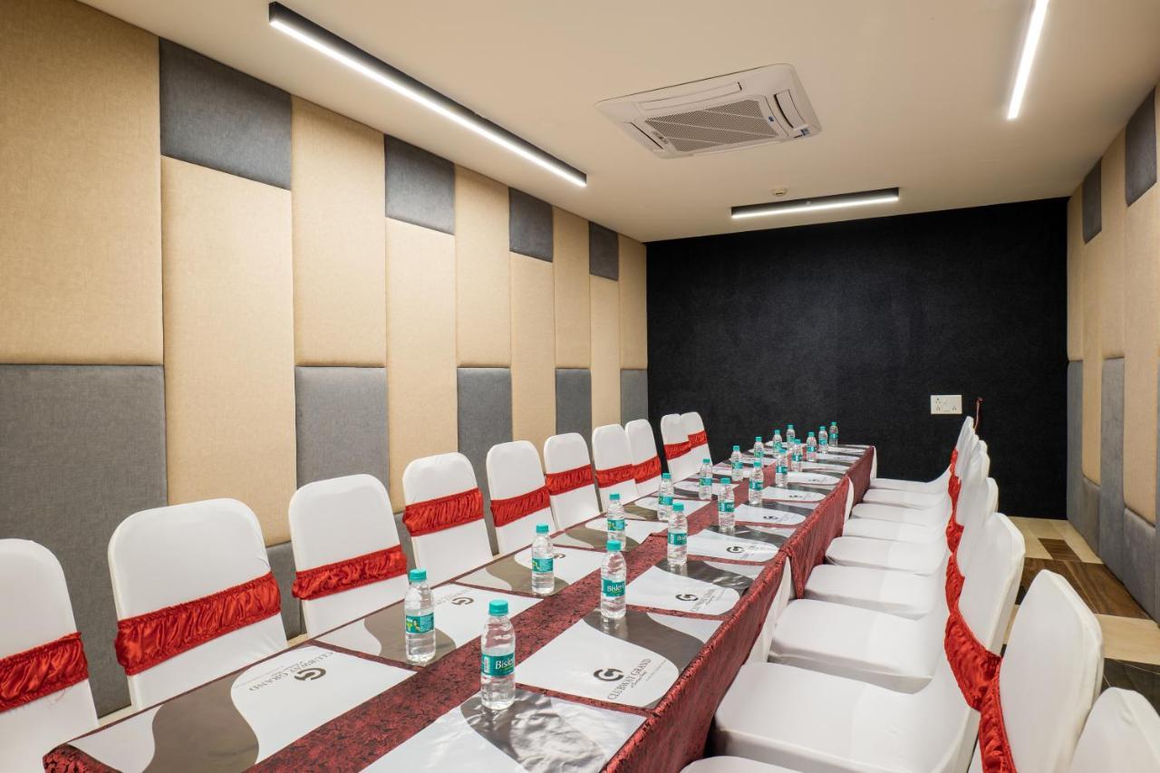 Clubway Grand A Boutique Hotel Джорхат Екстер'єр фото