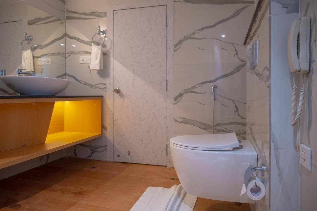 Clubway Grand A Boutique Hotel Джорхат Екстер'єр фото